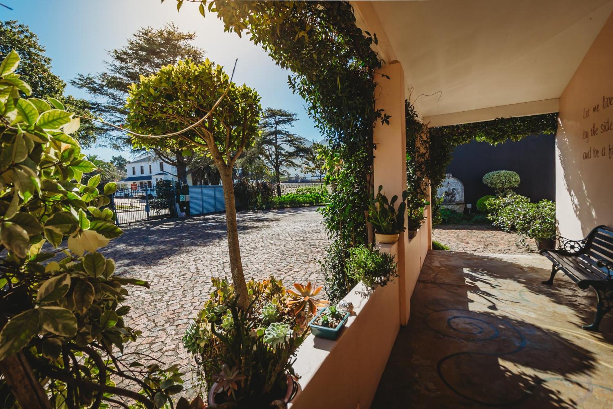 Acorn Guest House George Exterior photo